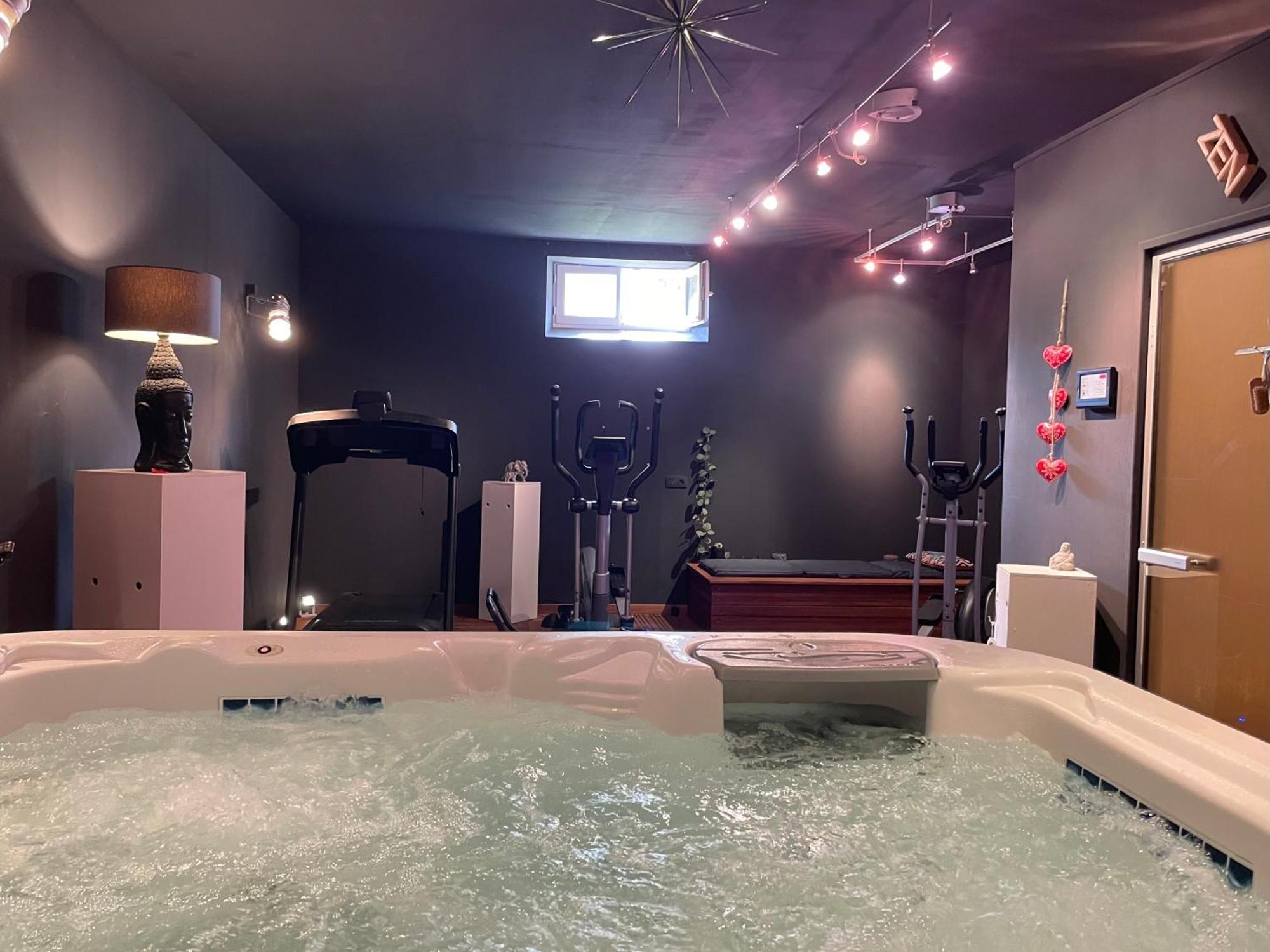 Gite A La Campagne Les Grandes Maisons Espace Jacuzzi Hammam Spa Lorris Extérieur photo